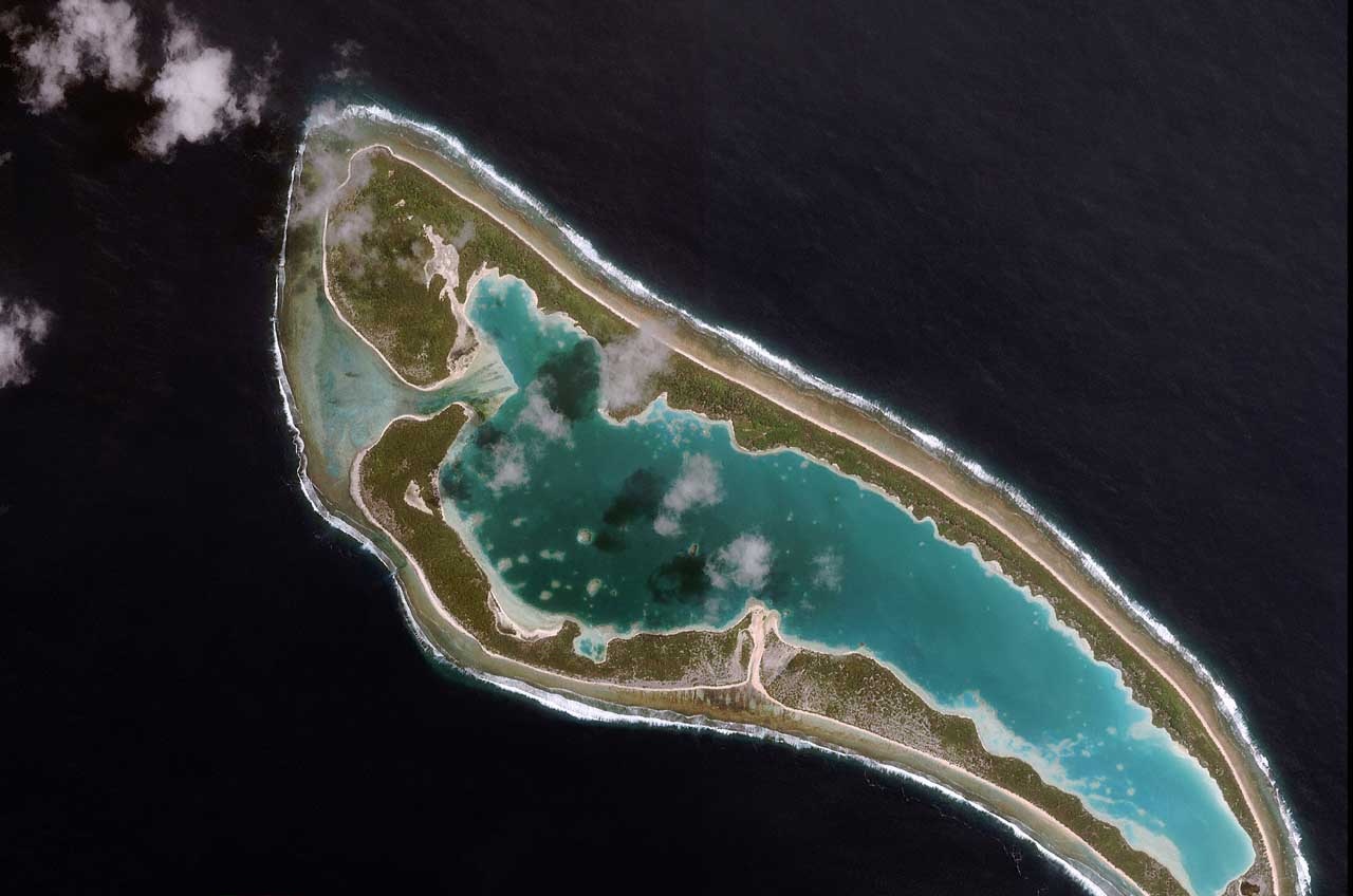 Satellite image of Nikumaroro.  Zoom in for closeup. 